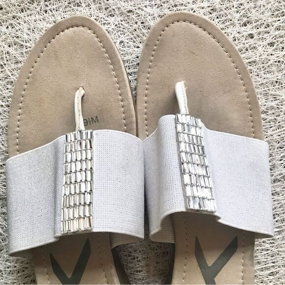 Anne Klein Sport White Sparkle Thong Sandals - Picture 3 of 10